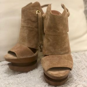 Jessica Simpson Camel Suede Heels